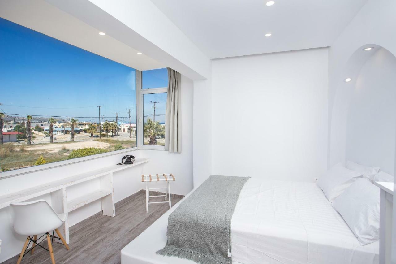 Ammos Luxury Suites ファリラキ エクステリア 写真